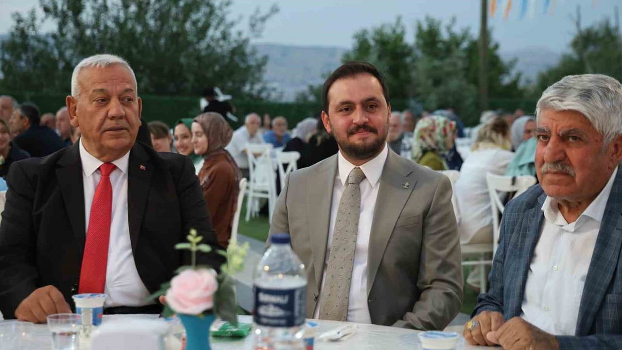 AK Parti'nin 25. yılı: millete dayanan bir değişim ve sorumluluk hikayesi
