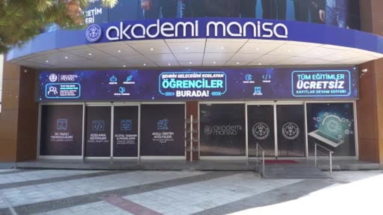 Akademi Manisa'da teknolojiyle yetişen yeni nesil yazılımcılar