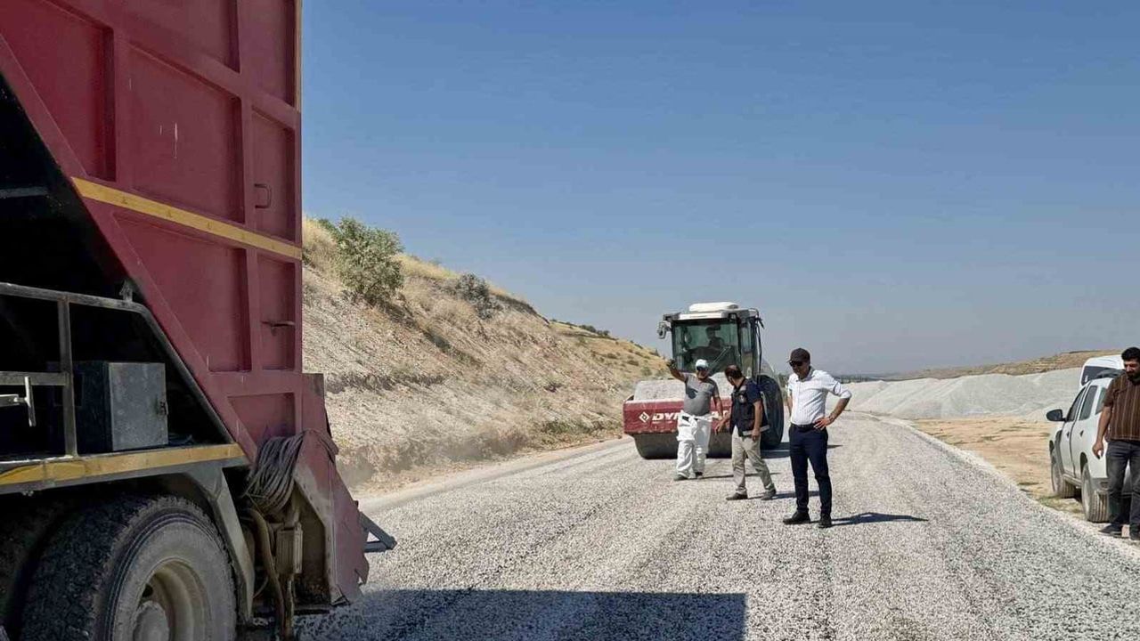 Akçadağ'da mahalle yollarında asfalt atağı