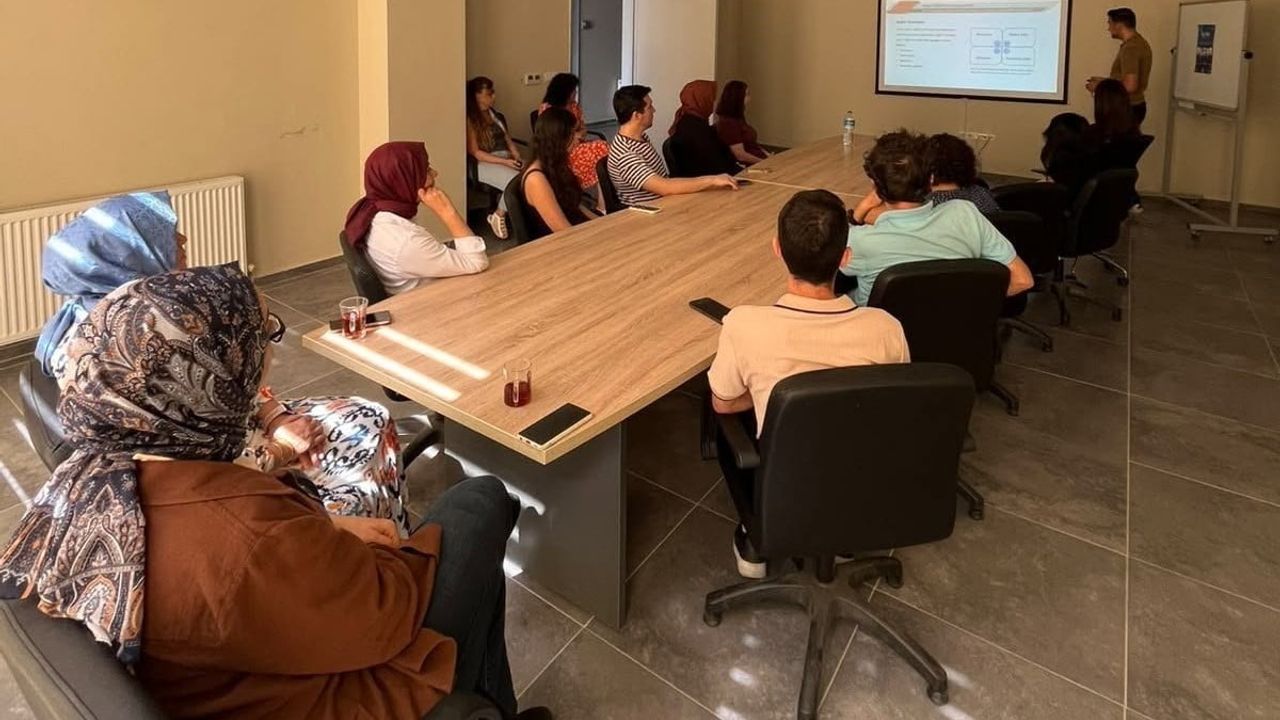 Akçakoca'da sağlık çalışanlarına iş sağlığı ve güvenliği eğitimi