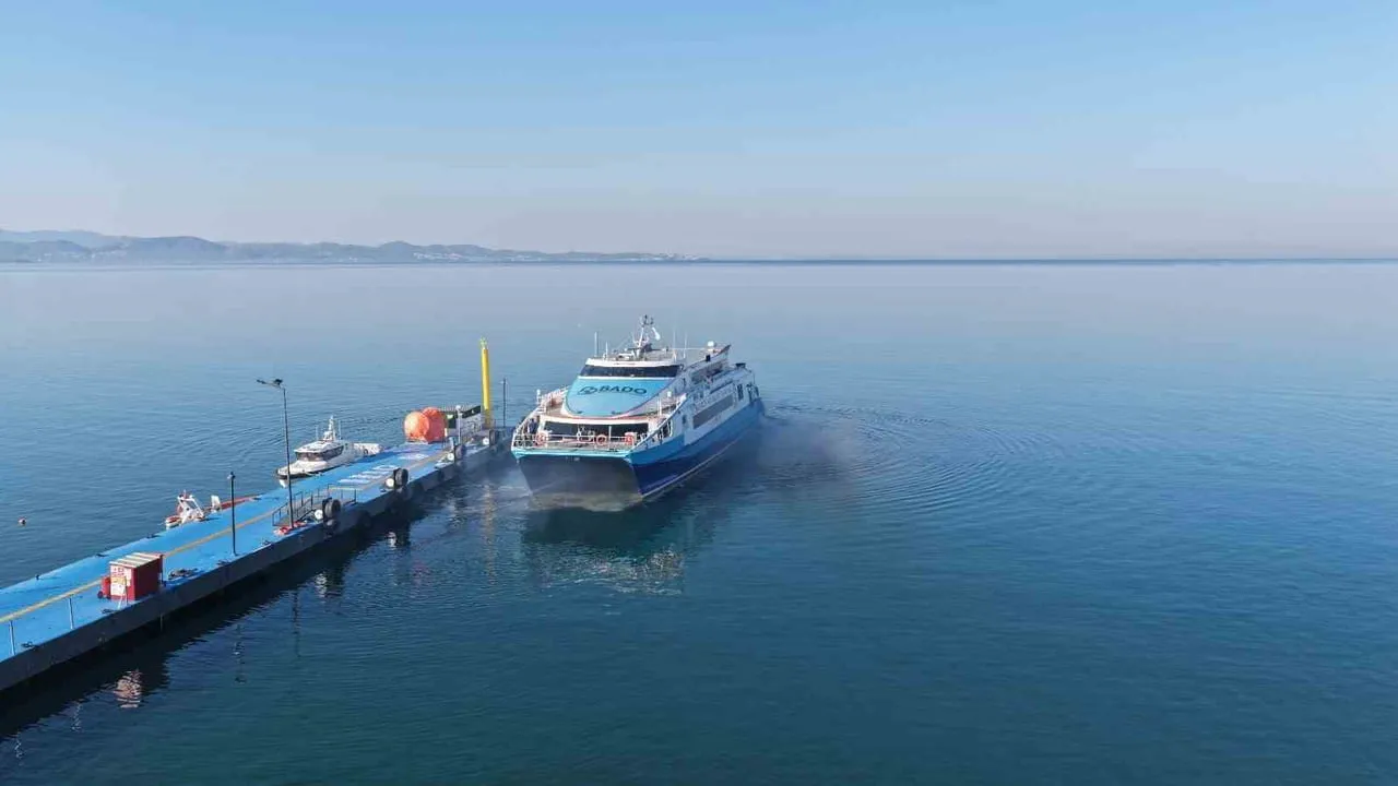 Akçayport'tan Midilli'ye yeni köprü: bir ayda doluluk rekoru ve ekonomi canlandı
