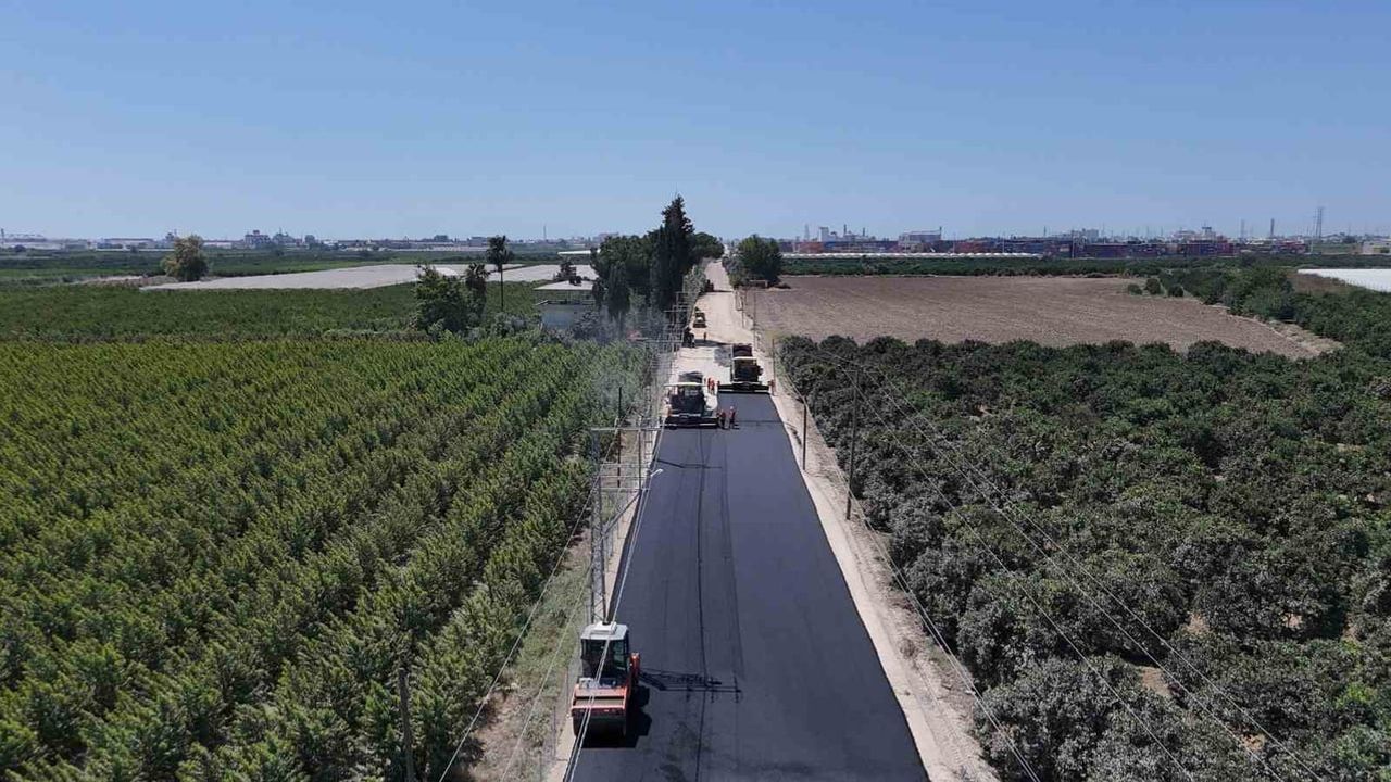 Akdeniz bağlantısını güçlendiren 2 bin 800 metrelik yol sıcak asfaltla yenilendi