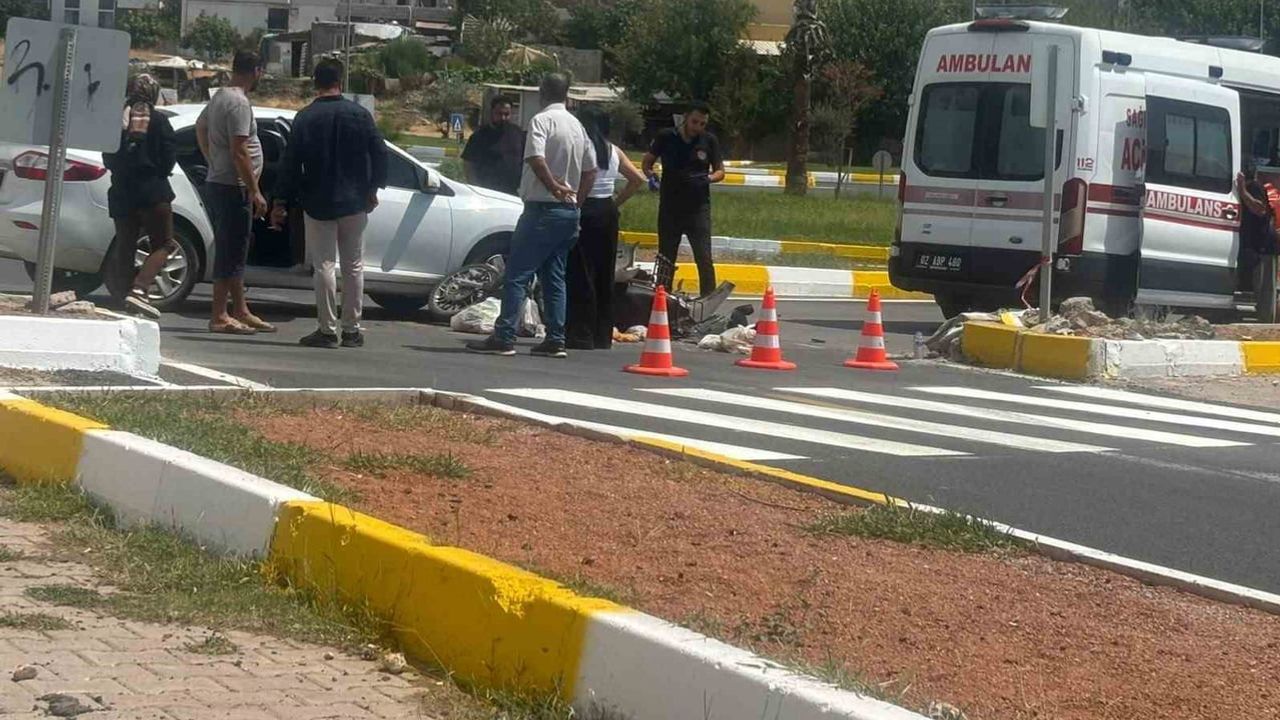 Akıllı kavşakta çarpışma: motosiklet sürücüsü yaralandı