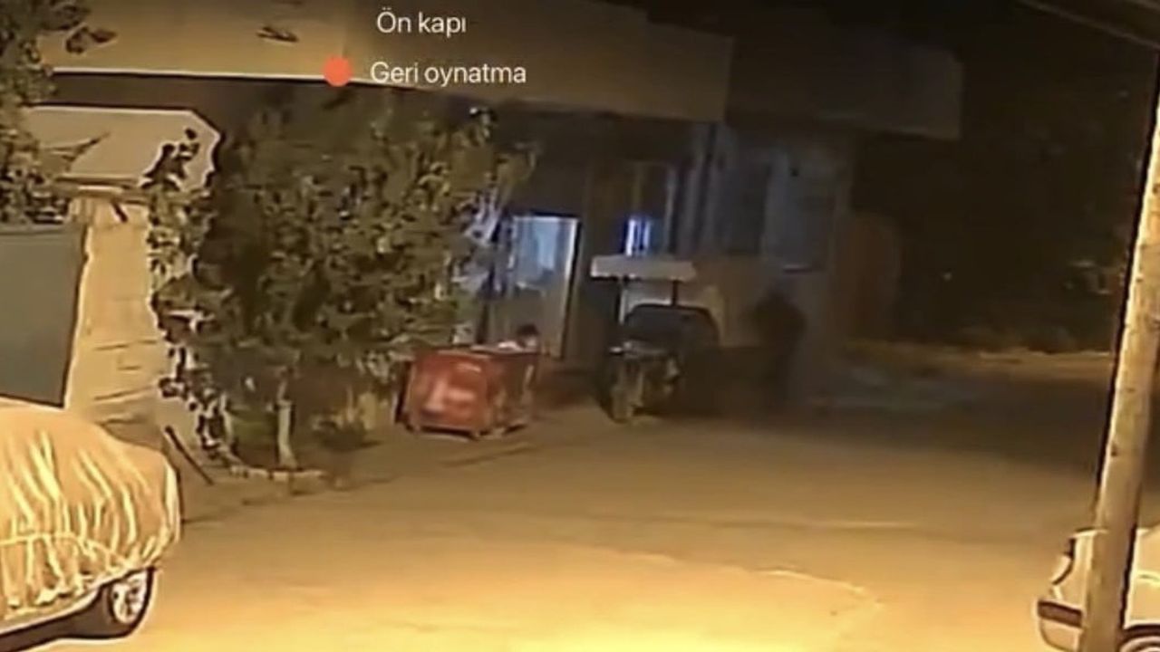 Akşam vakti Mezopotamya Mahallesi'nde maskeli şahıs gençten telefonu kaptı