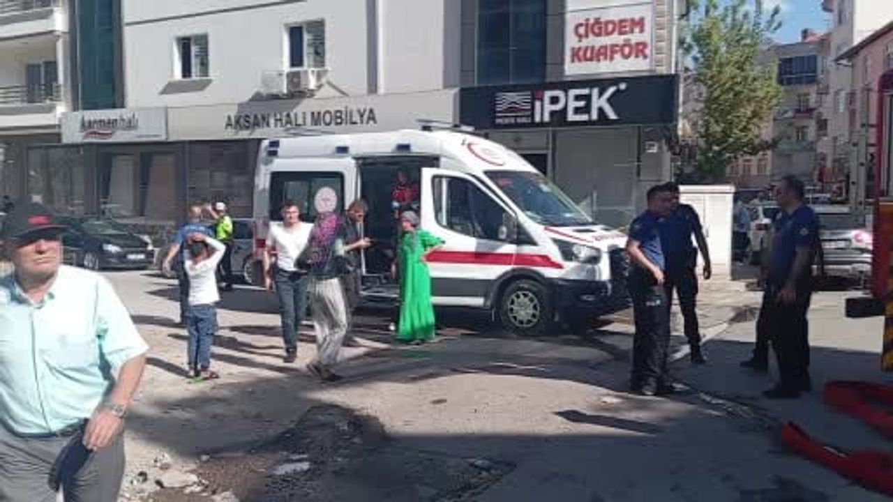 Aksaray'da sobanın kıvılcımı bacada alevlendi, mahalle alarma geçti