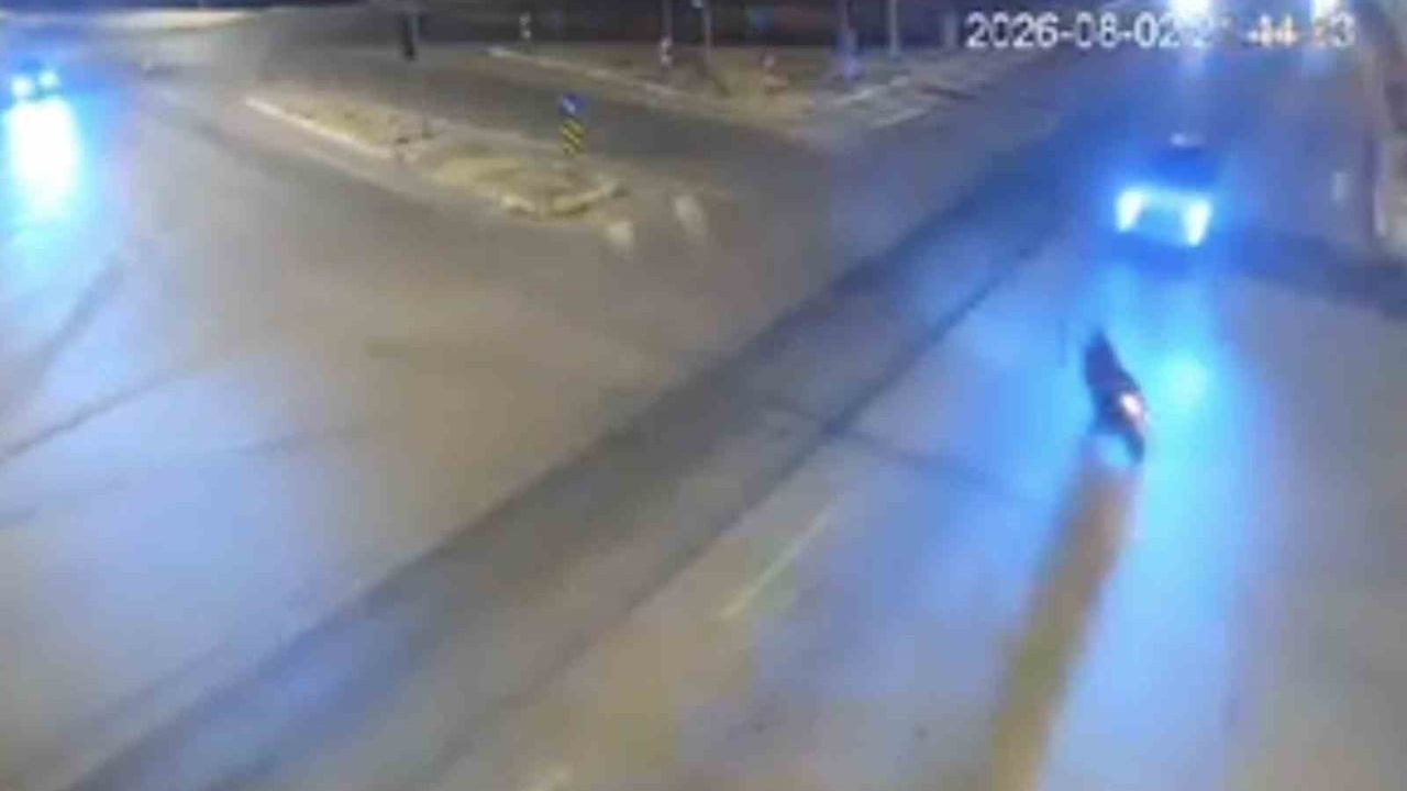 Aksaray'da trafik ışıklarında çarpışma: bir çocuk hayatını kaybetti, görüntüler kayıtta
