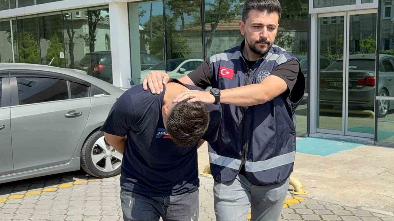 Akülü oyuncakta saklanan 705 gram metamfetaminle yakalanan şüpheli tutuklandı