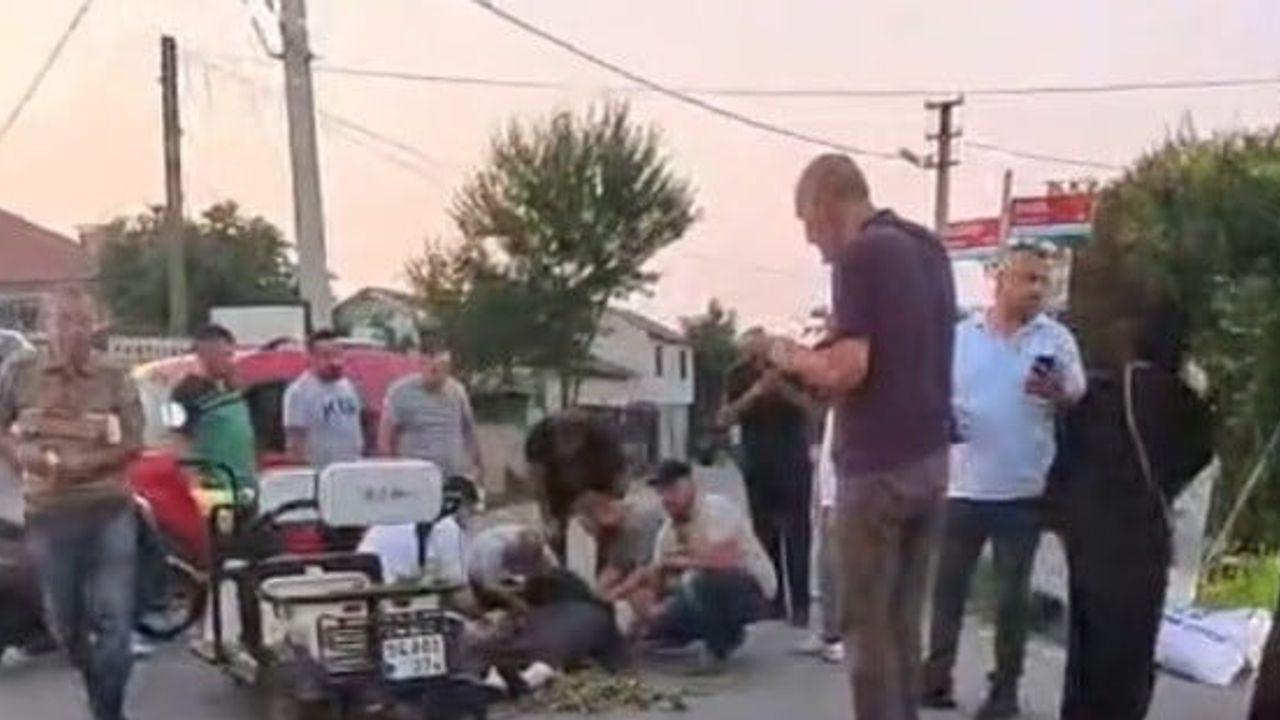 Akyazı'da dönüşte kontrolden çıkan üç tekerlekli elektrikli bisiklet sürücüsü ağır yaralandı