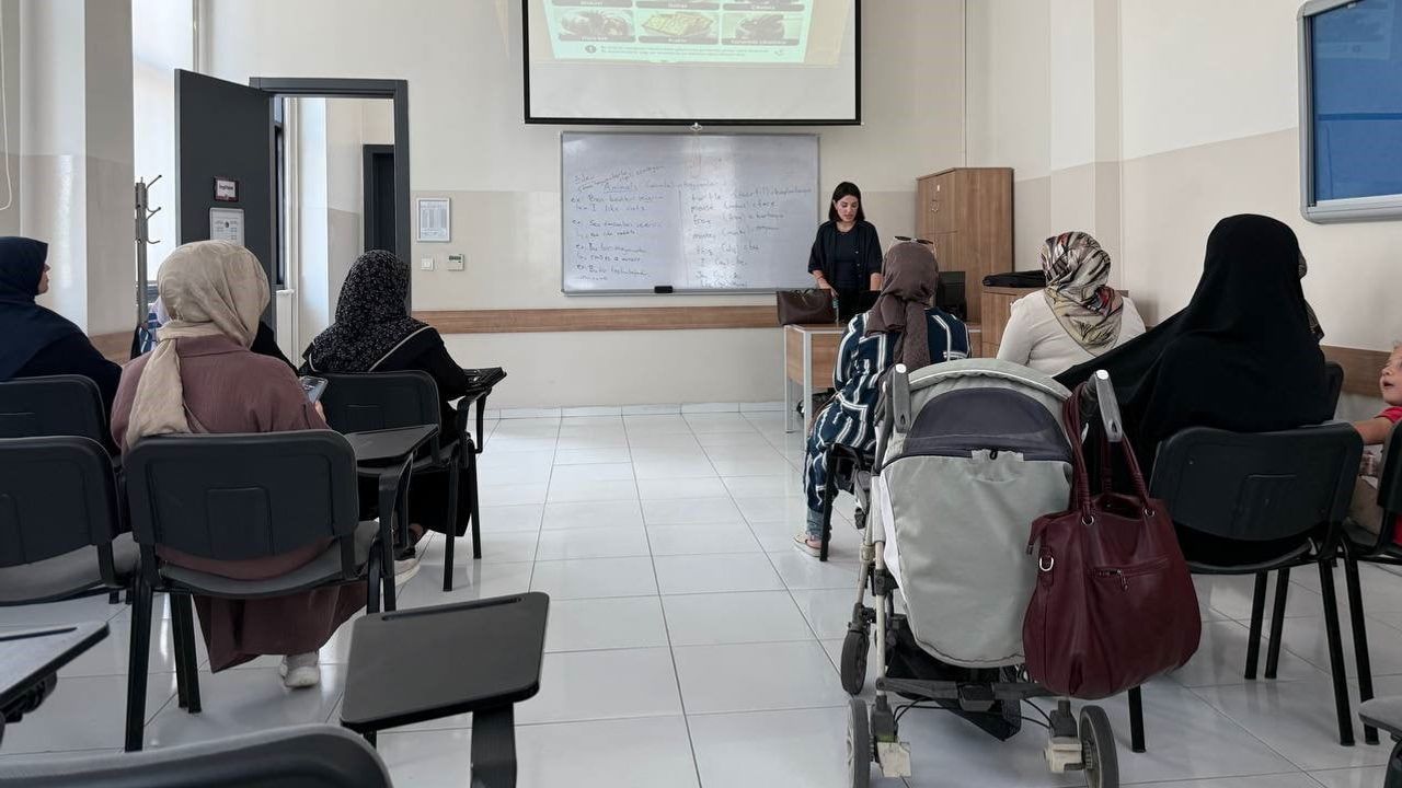 Akyazı SGM'de günlük yaşama uyarlanabilir beslenme eğitimi sona erdi