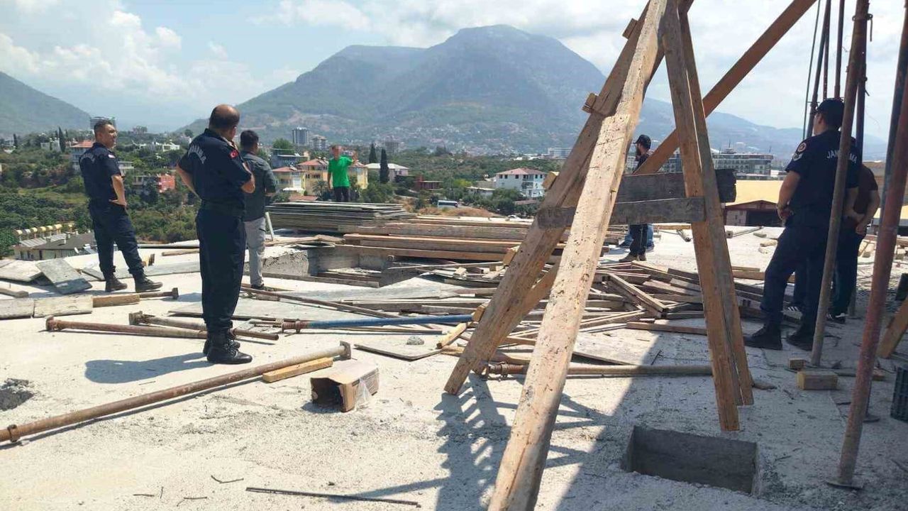 Alanya'da canlı yayınla intihar girişimi: eşini ve kayınvalidesini bıçakladı