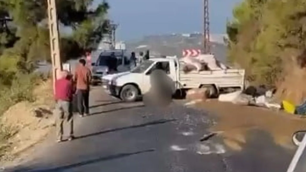 Alanya'da sol arka lastik patladı, kamyonet kaza yaptı: sürücü yaşamını yitirdi