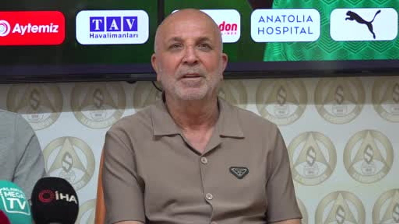 Alanyaspor'un hücum hattına Ivan Cedric dahil oldu