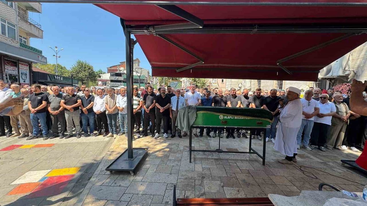 Alaplı'da genç yaşta kayıp: Barış Alper toprağa verildi