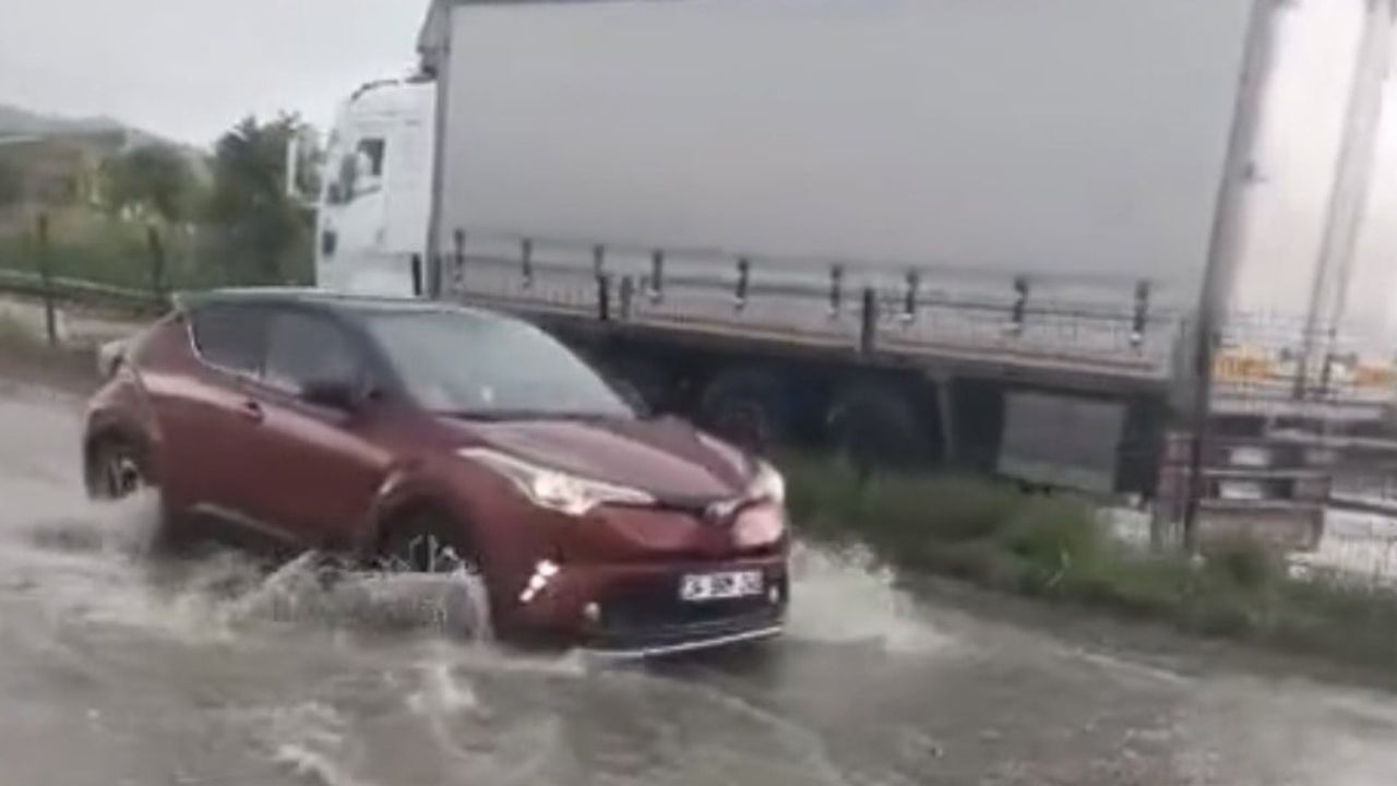 Alaplı köprüsünde mazgallar yetersiz kaldı, sürücüler zor anlar yaşadı