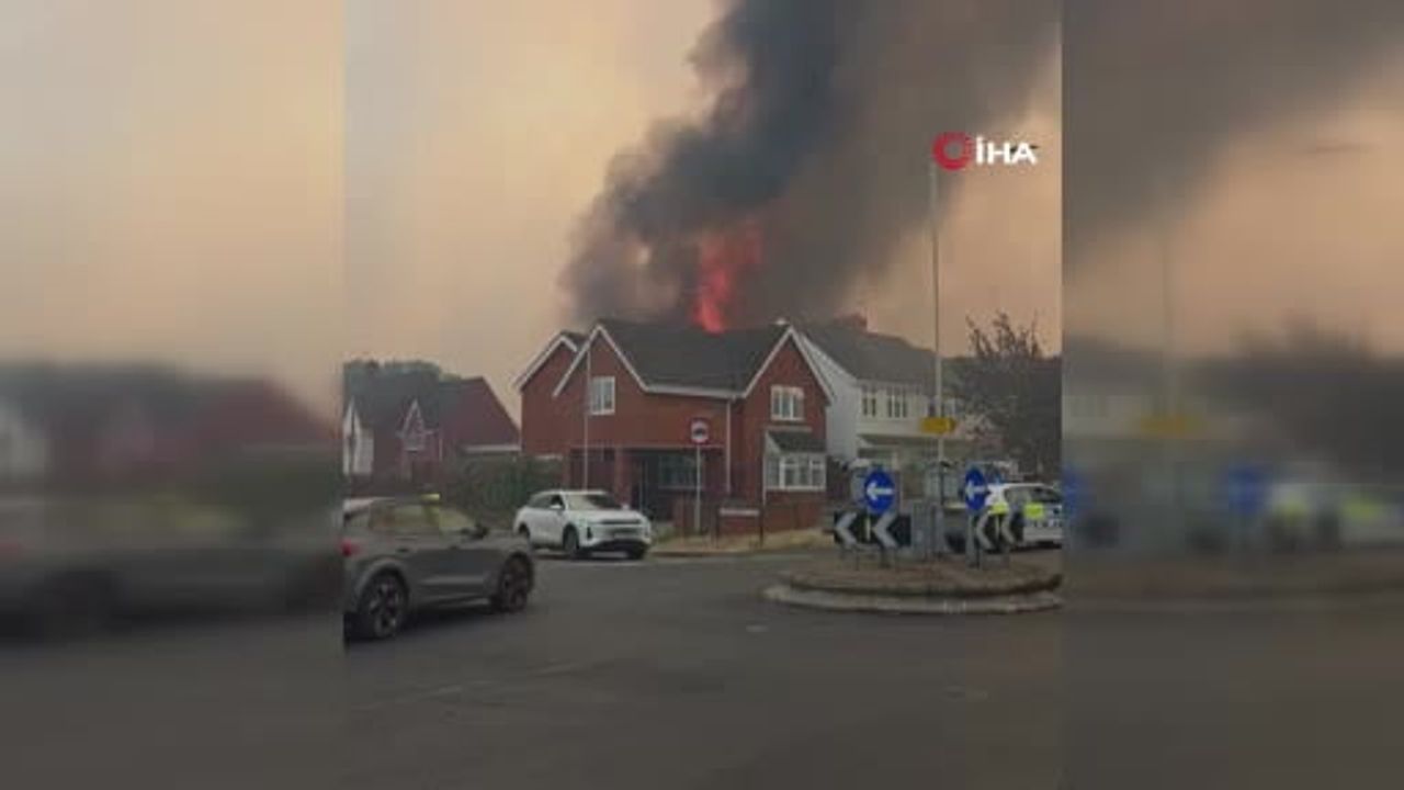 Alevlerin gölgesinde Stourbridge'te onlarca ev küle döndü