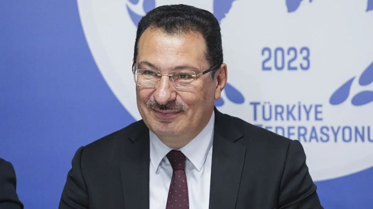 Ali İhsan Yavuz endoskopik yöntemle bel fıtığı ameliyatı geçirdi
