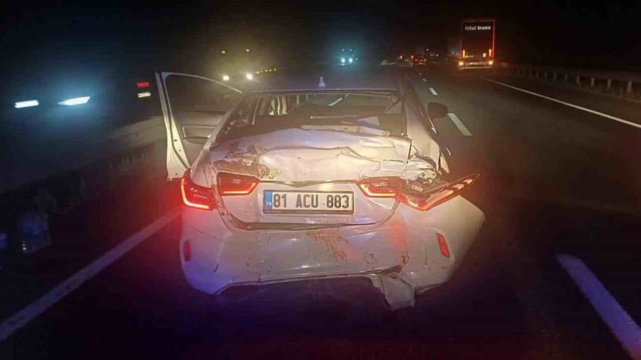 Alkollü tırın arkadan çarpması Bozüyük'te üç kişiyi yaraladı