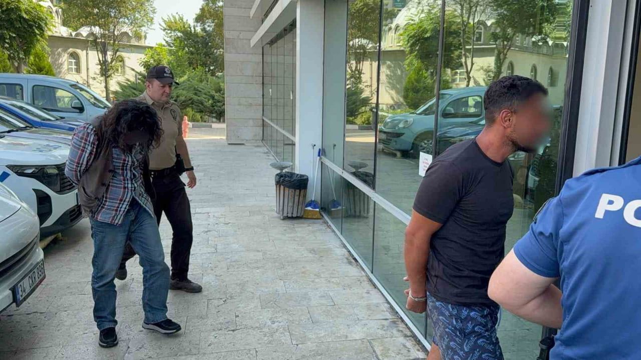 Almanya'dan izin için gelen iki kişi polise saldırdı ve tutuklandı
