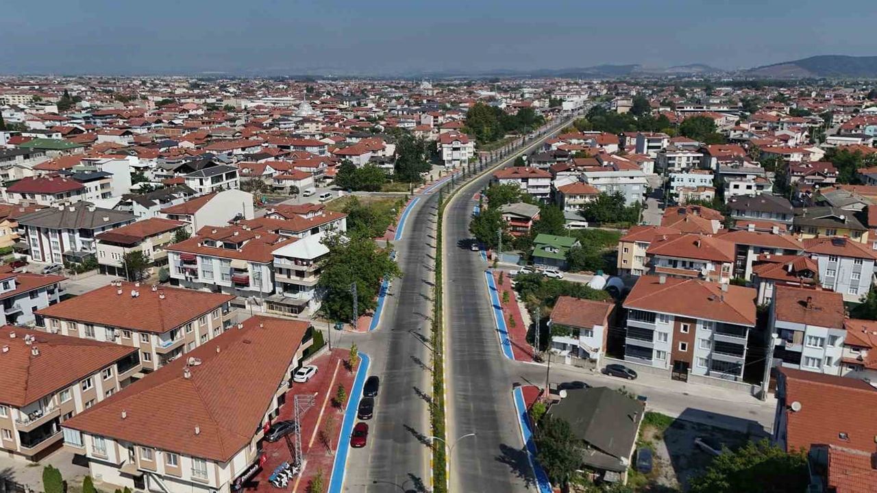 Alparslan Türkeş caddesi 4 kilometrelik güzergâhta aydınlandı ve trafiğe açıldı