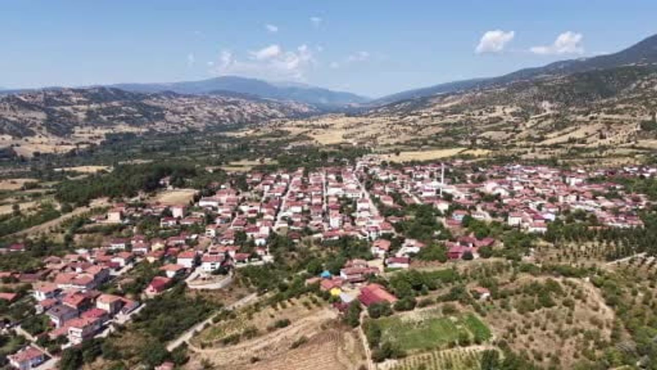 Alpaslan'da çanak tarhana geleneği imeceyle sürüyor