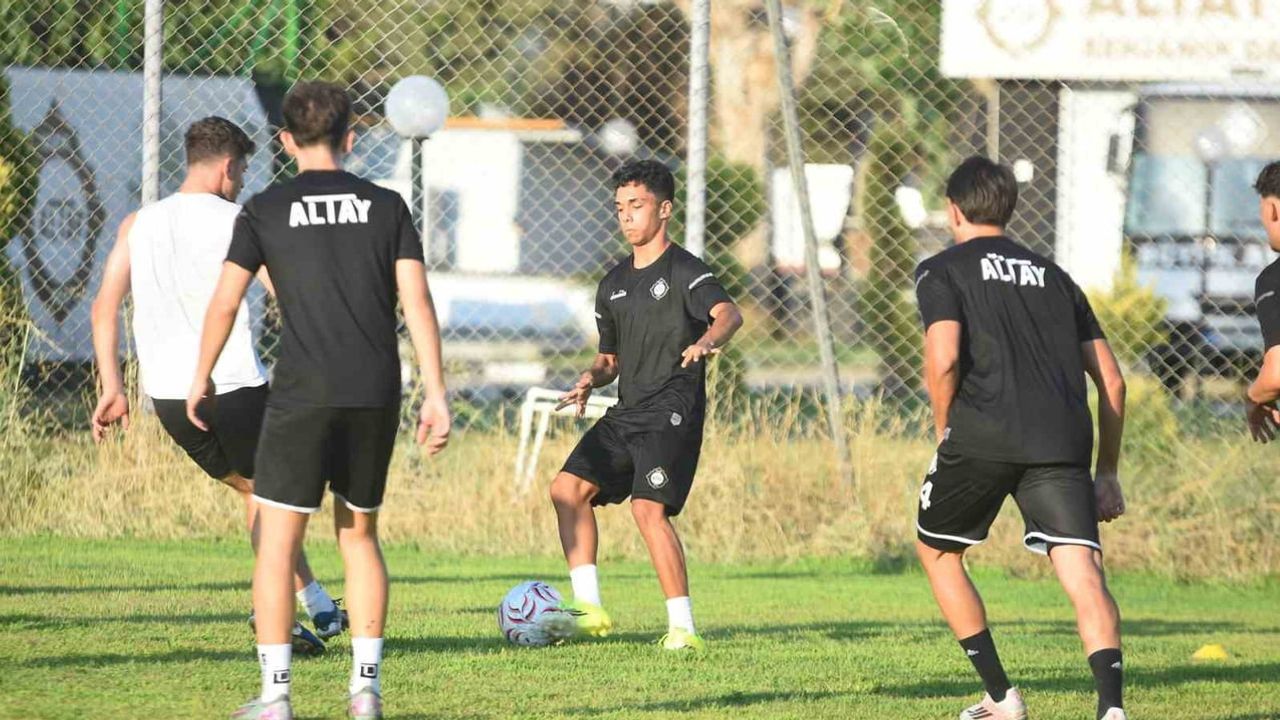Altay 17 ayrılık sonrası gençlerle yeniden kadro kuruyor