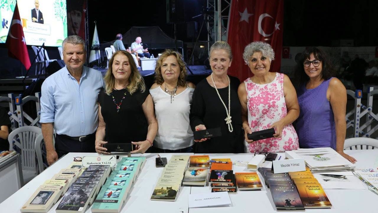 Altınkum’da edebiyat, tarih ve doğa buluşması: Edremit kitap fuarının dördüncü günü