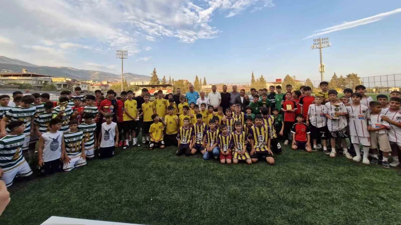 Altyapıda yeni soluk: TSYD Kahramanmaraş Cup'ta 1920 Kurtuluşspor şampiyon