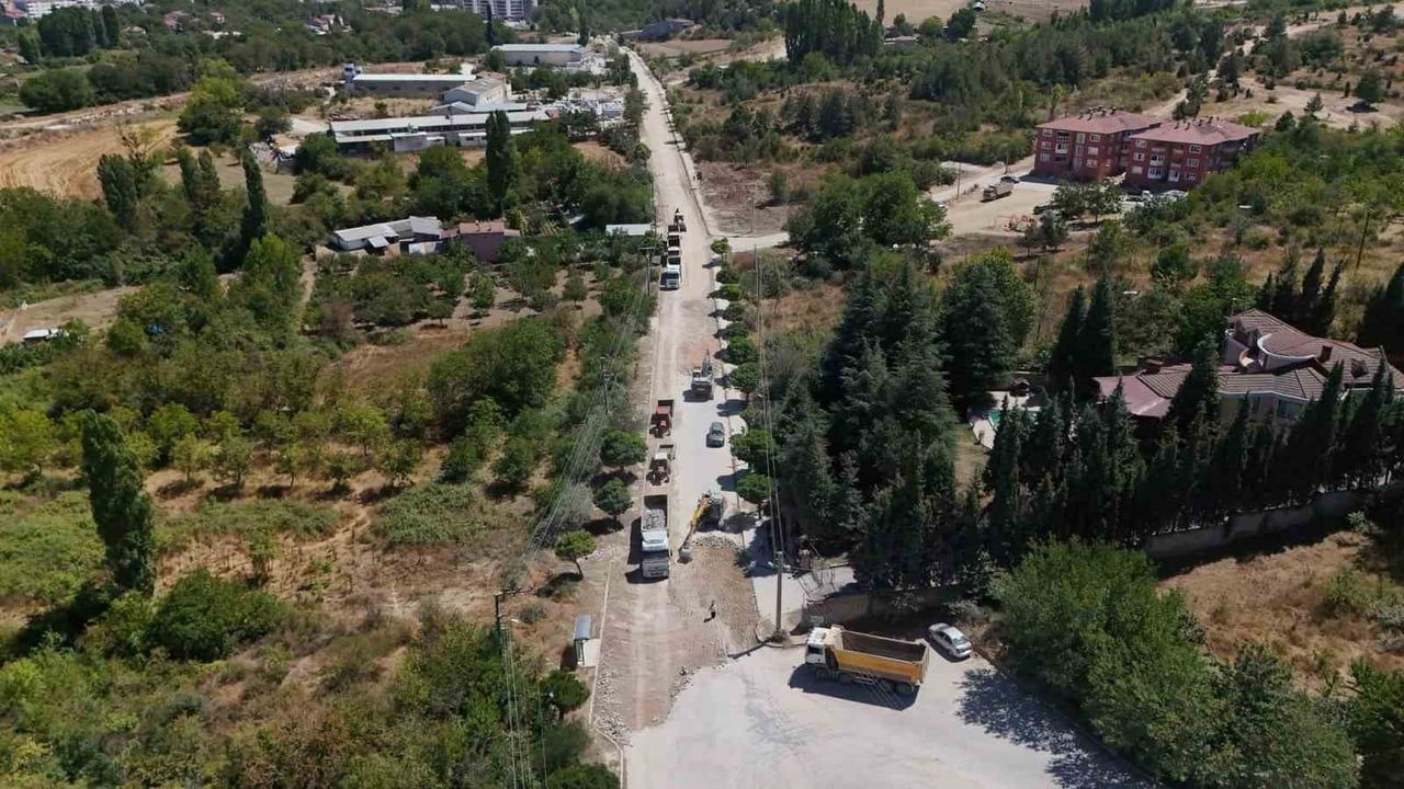 Altyapıdan üstyapıya: Oğuzkent yolu sıcak asfalta hazırlanıyor