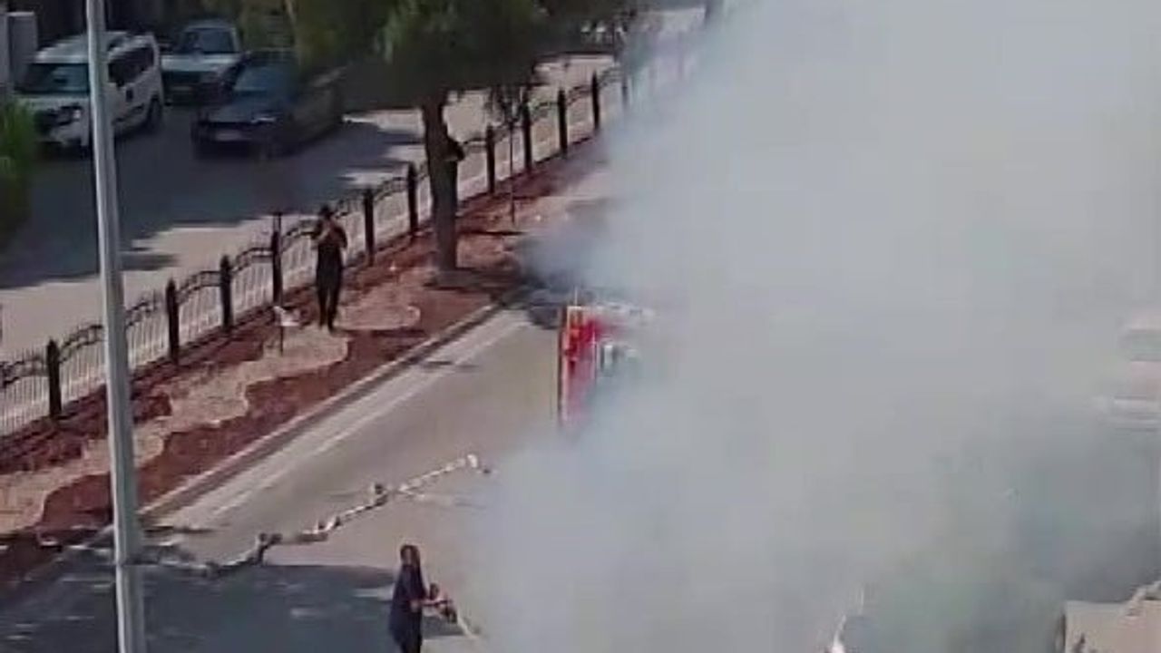 Amasya adliye yakınında seyir halindeki otomobil alev aldı