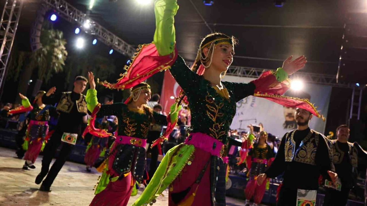 Anadolu ezgileri Bodrum gecesinde senfonik yolculuğa dönüştü