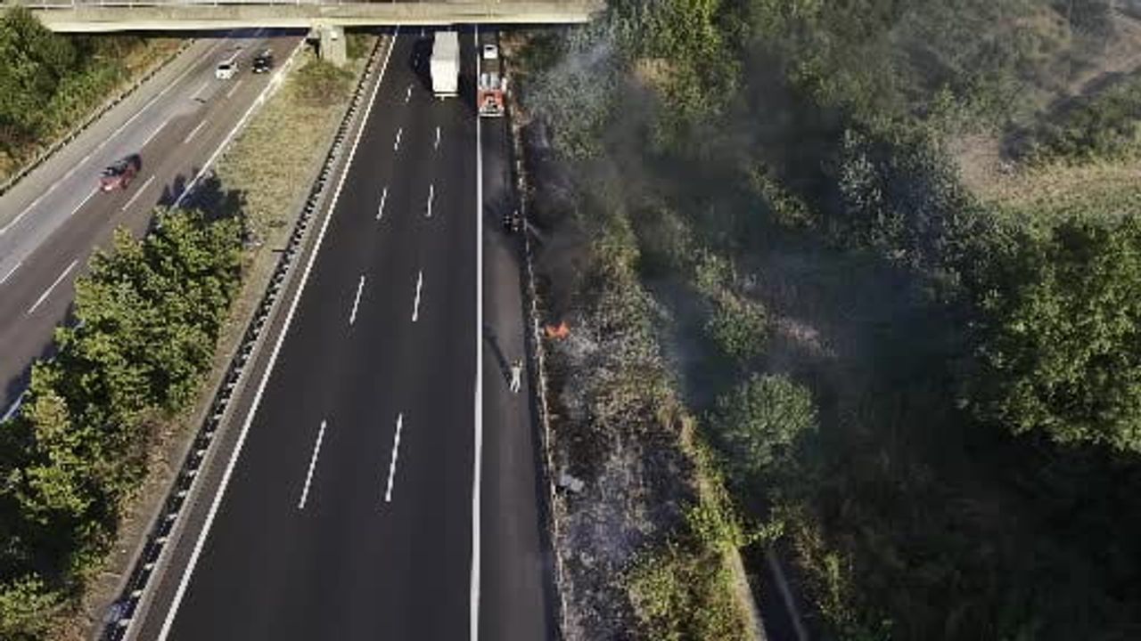 Anadolu otoyolunda izmarit nedeniyle çıkan yangın büyümeden söndürüldü
