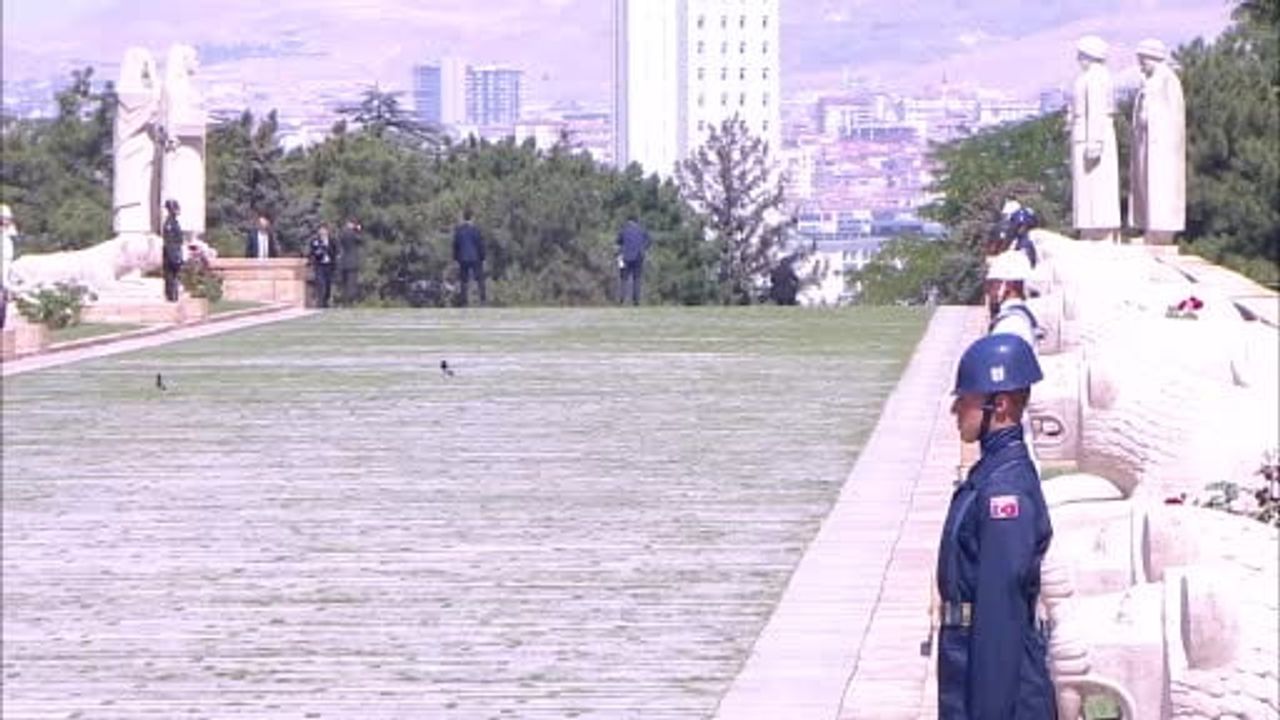 Anıtkabir'de YAŞ heyeti Atatürk'ü yad etti