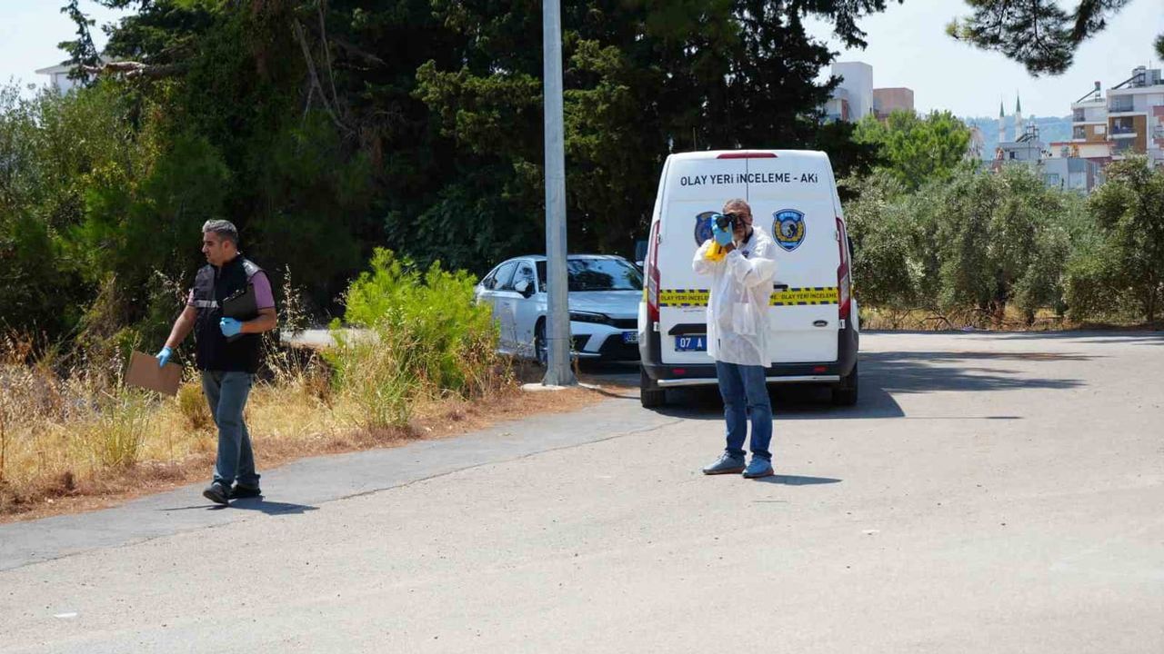 Antalya'da ağaçlık alanda elleri arkadan bağlı bulunan genç hayatını kaybetti
