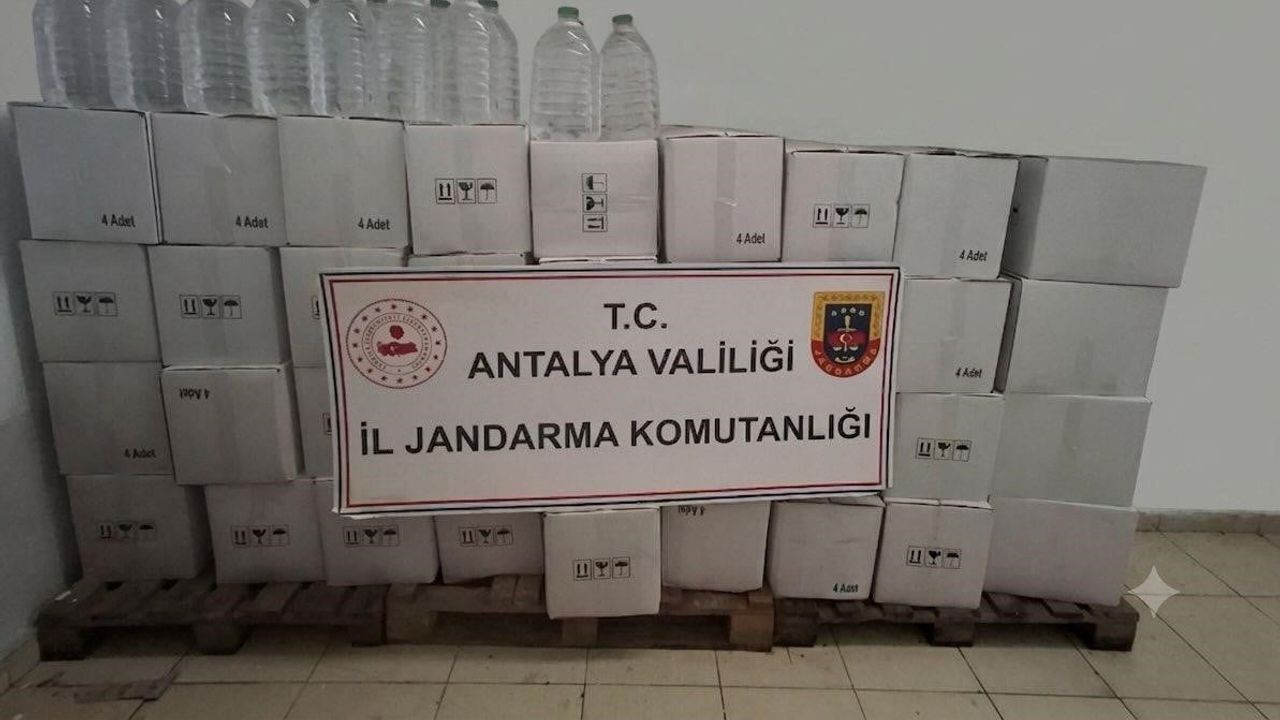 Antalya'da kolonya üretimi kisvesiyle sahte içki üreten tesise operasyon