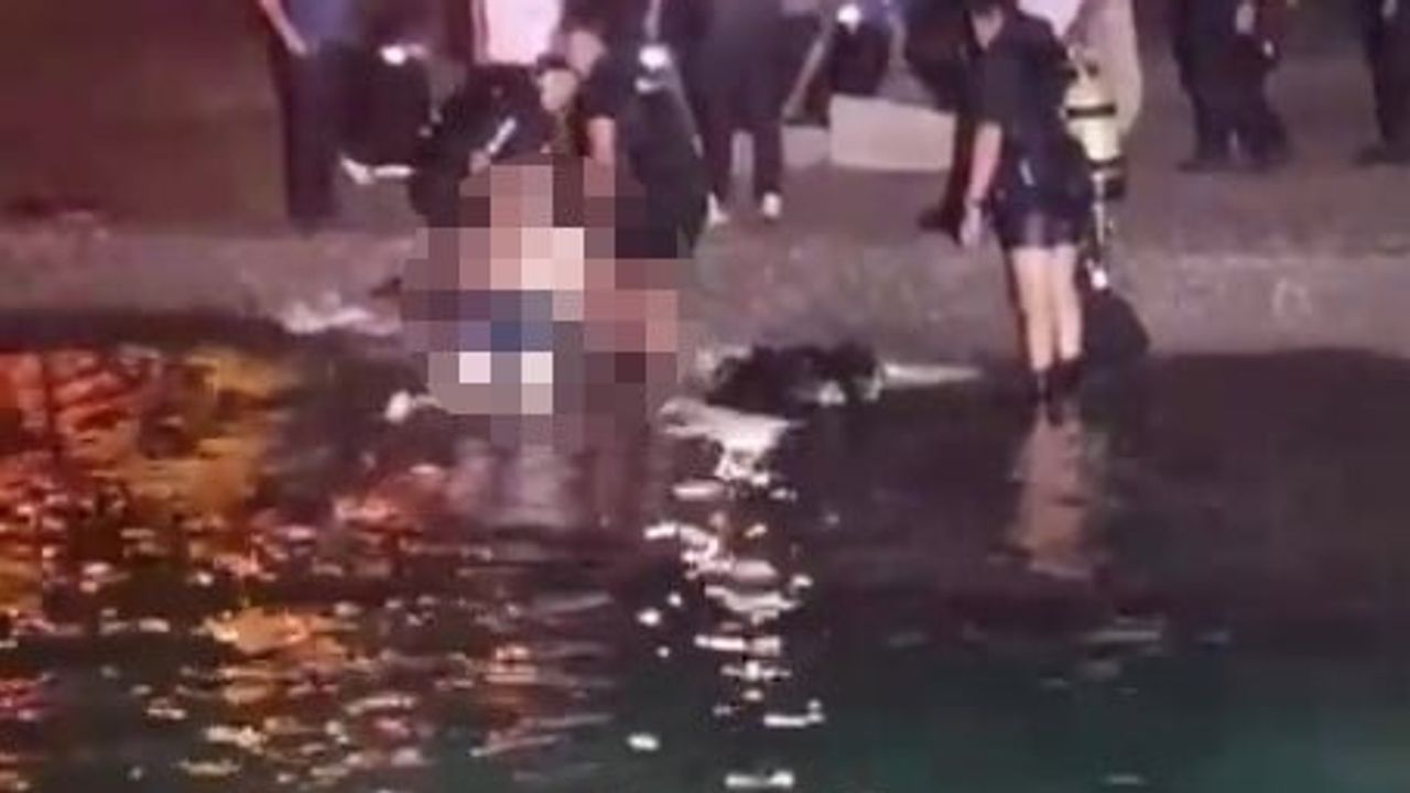 Antalya Konyaaltı sahilinde akşam serinliği sırasında iki genç boğuldu
