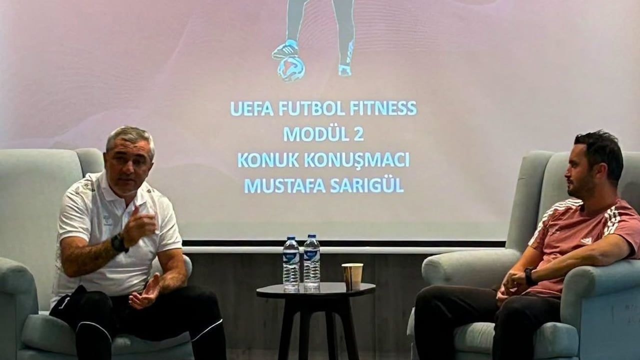 Antrenör adaylarıyla tecrübelerini paylaşan Sarıgül, futbolda uygulamalı ipuçları verdi