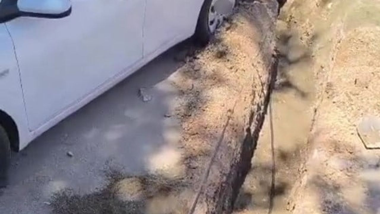 Aracın çevresini u şeklinde kazarak yer altı hattını tamamladılar
