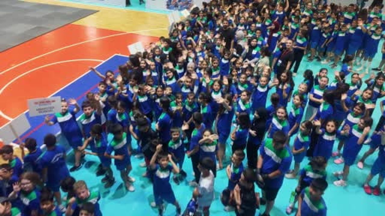 Arnavutköy yazı spora çevirdi: 10 bin genç yeteneklerini sergiledi