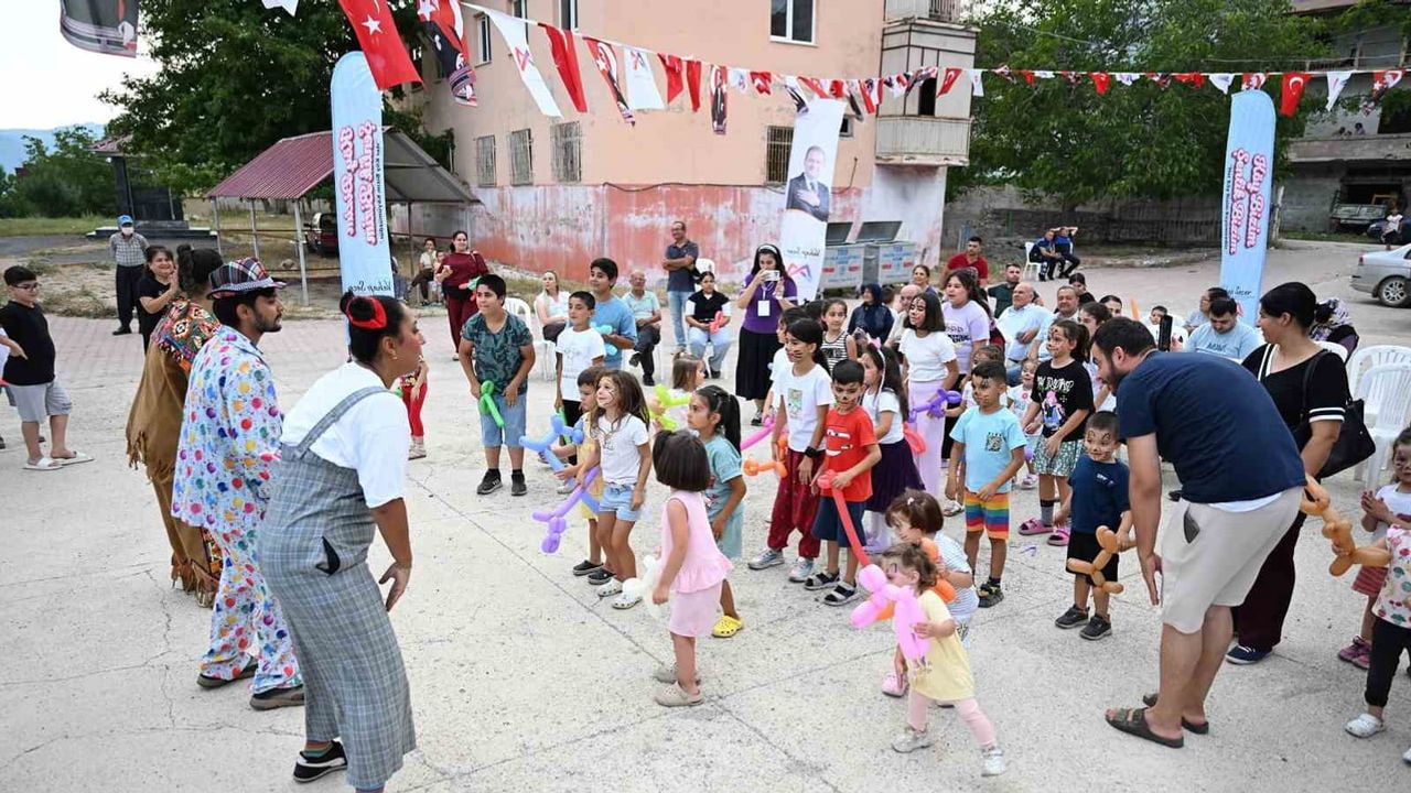 Arslanköy'de yaz şenliği çocuklara neşeli molalar sundu