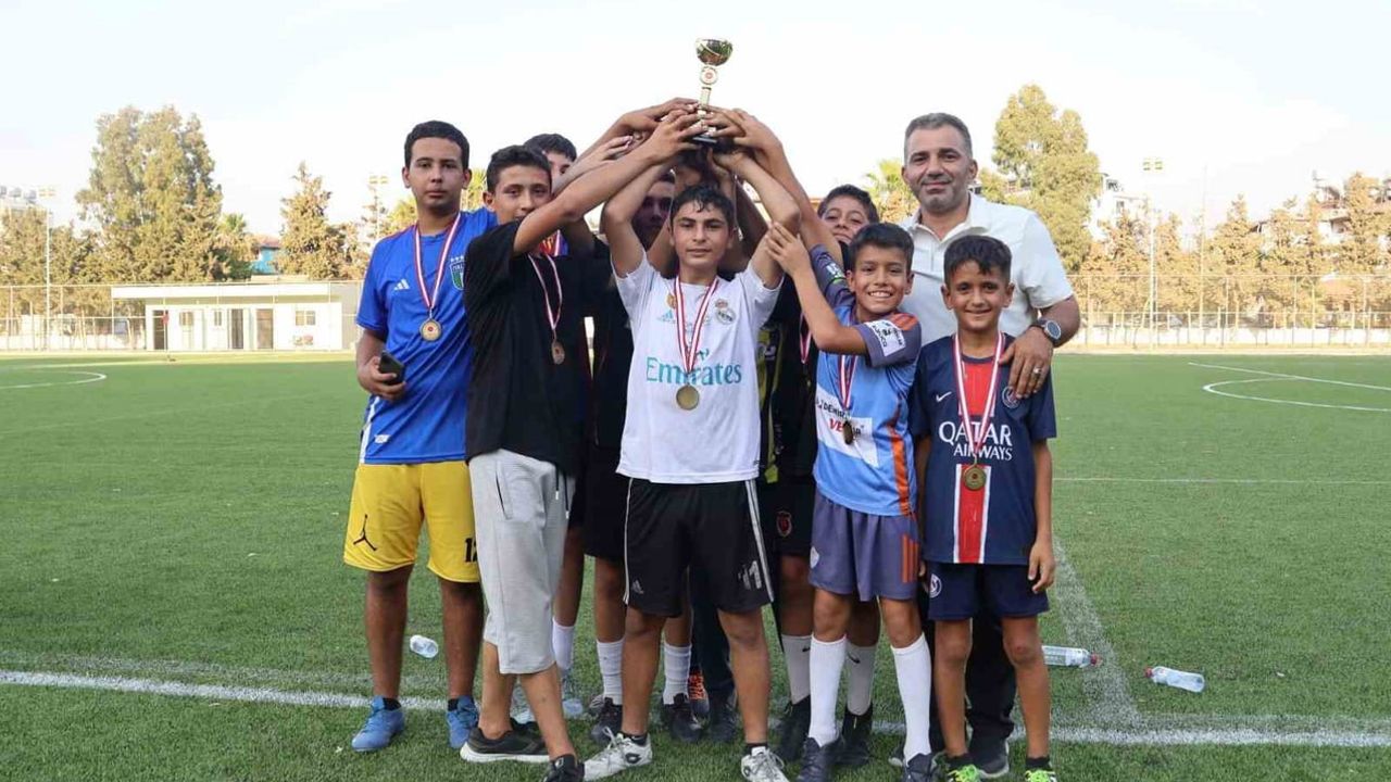 Arsuz'ta yaz kur’an kursu öğrencileri futbolla kaynaştı