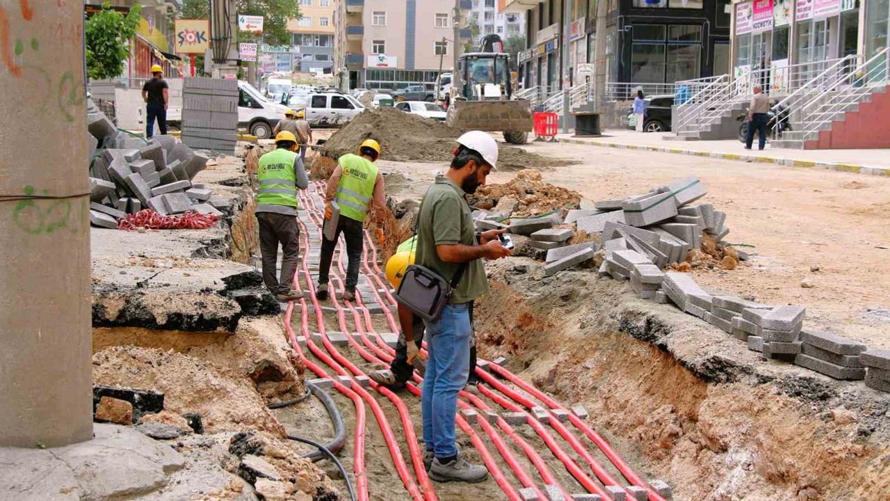 Artuklu'da 1,5 milyar liralık elektrik altyapısı son aşamaya geldi