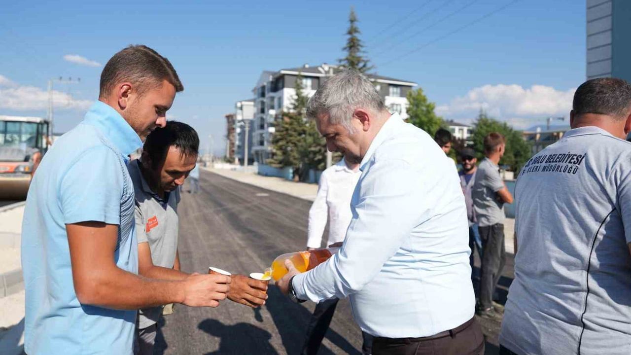 Asfalt sıcağında vefa: Bolu'da başkanvekili ekiplerle sahada