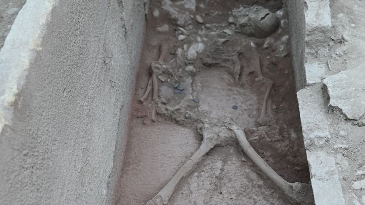 Aspendos'ta Doğu Nekropolisi gün ışığına çıktı: Klasik Dönem'e tarihlenen güreşçi mezarı bulundu
