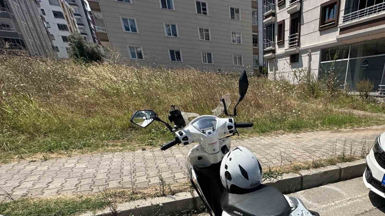 Atakent'te trafikte çarpışma: motosiklet sürücüsü yaralandı