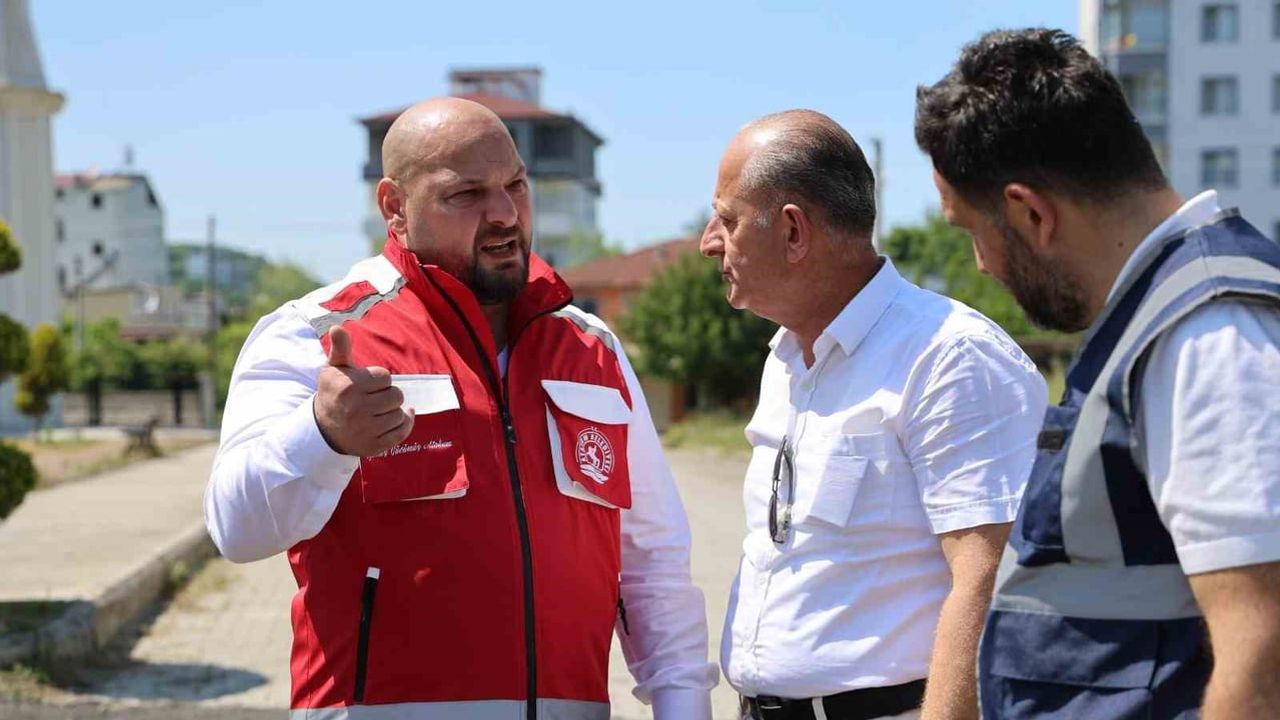 Atakum’da her mahalleye ulaşan yol seferberliği sürüyor