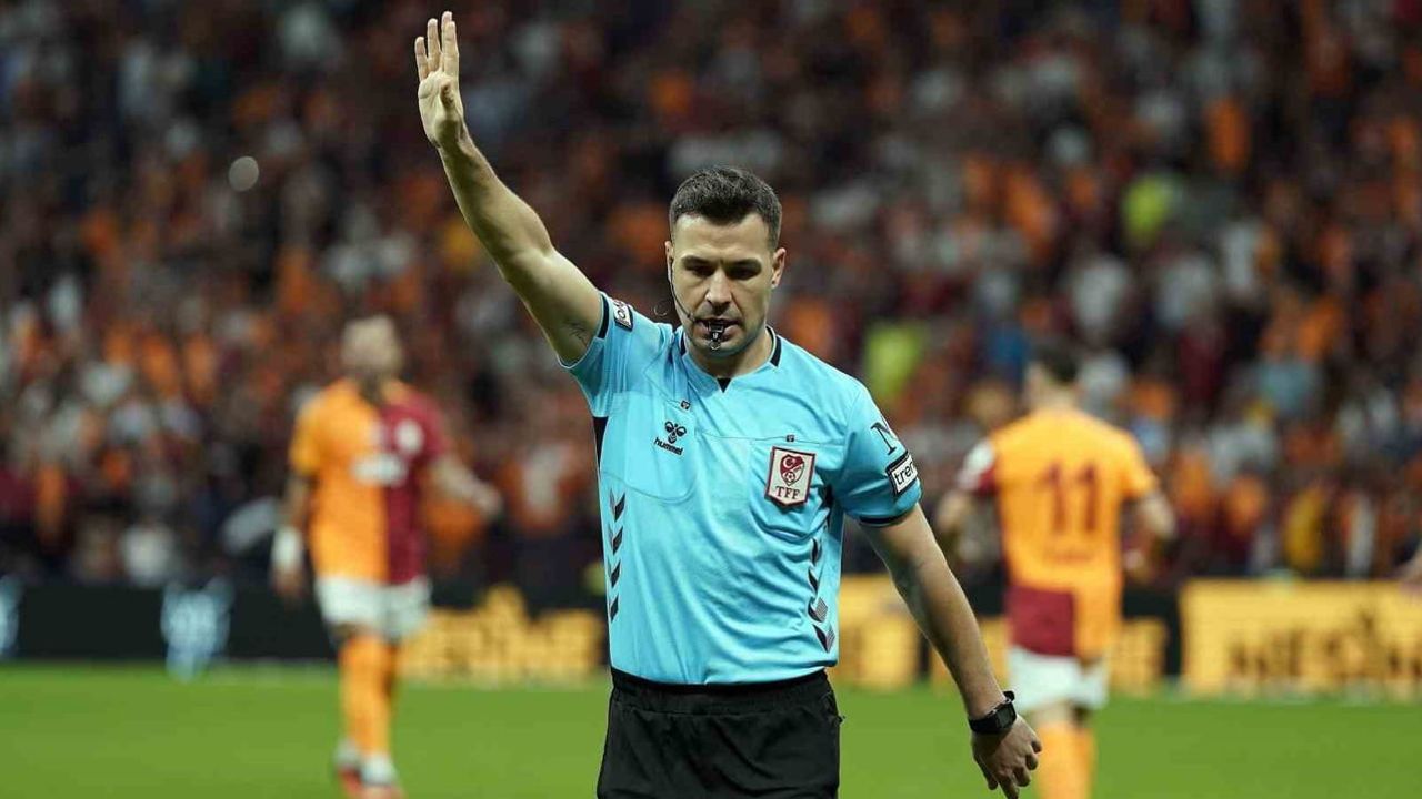 Atilla Karaoğlan Ajax ile Shelbourne maçında düdük çalacak