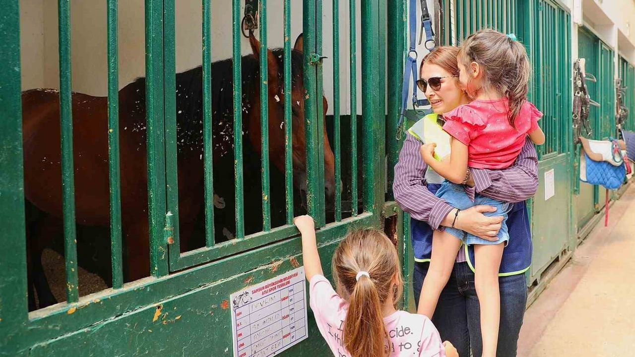Atlarla kurulan köprü: otizmli çocuklara atlı terapiyle sosyal beceri desteği