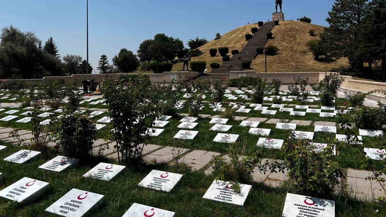 Atölyede başlayan vefa: öğrenciler 510 şehit mezar taşını yeniledi