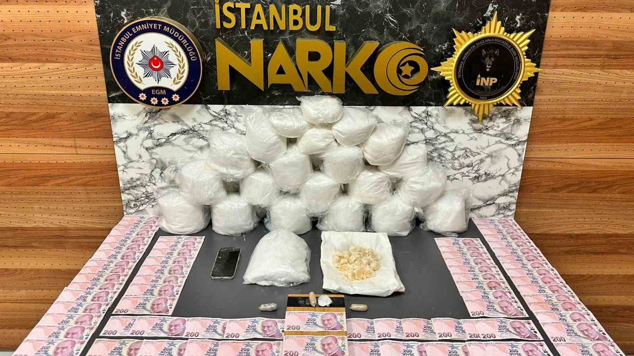 Avcılar'da ev baskınında 20 kilo 525 gram kristal metamfetamin ele geçirildi