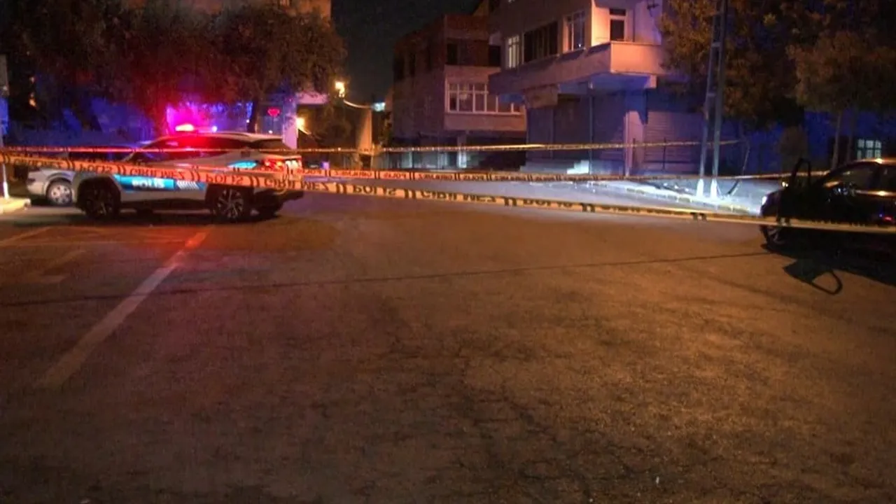 Avcılar'da parkta silahlı saldırı: genç hastaneye kaldırıldı